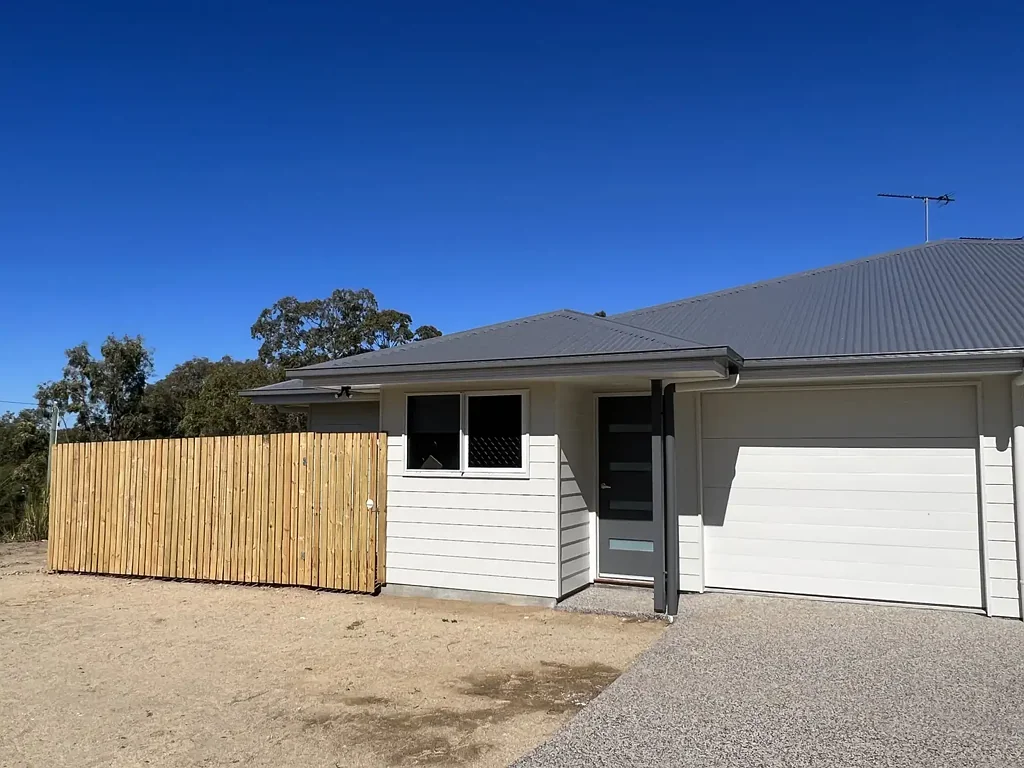 CHARMING DUPLEX IN CONVENIENT LOCATION
