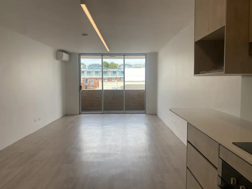 Spacious Bright Rebuilt Beach Pad