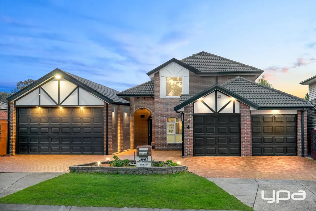 Point Cook 4chambre Charming Tudor Home in Prestigious Point Cook Pocket !!
