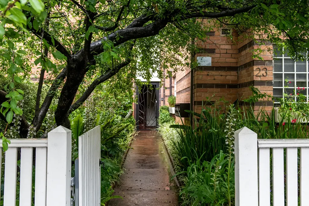 2/23 Albert Street, East Melbourne, VIC 3002