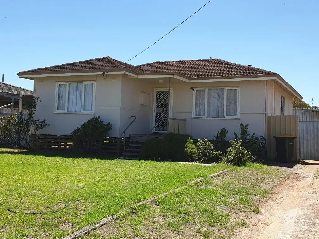 13 Beeck Street, Katanning, WA 6317
