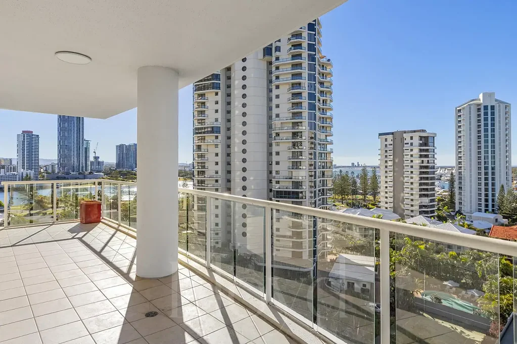 Main Beach 2房  Spacious Living. Endless Potential. An Address That Stands the Test of Time.
