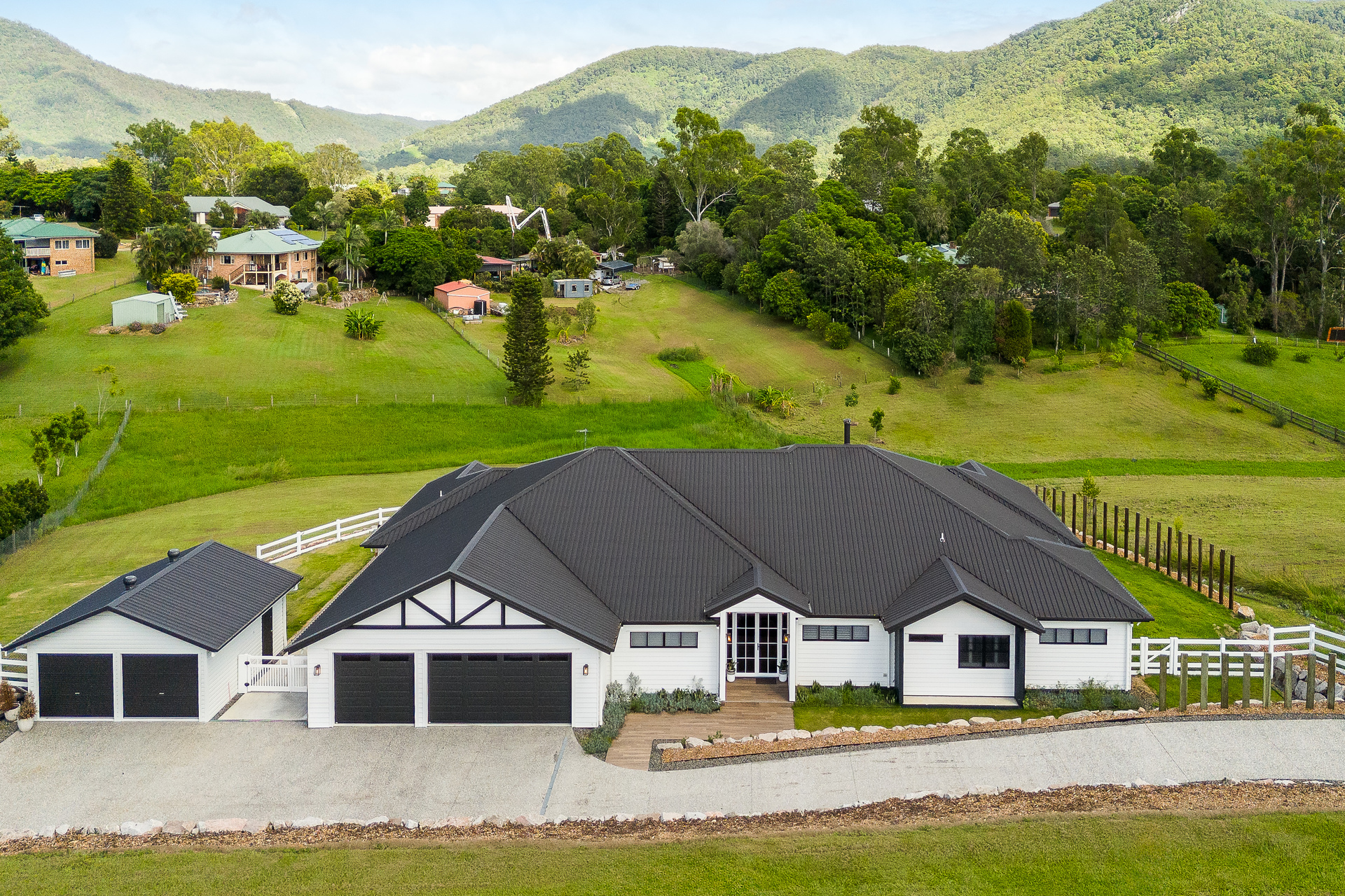 4 ANGSHELLE CT, SAMFORD VALLEY QLD 4520, 0 phòng ngủ, 0 phòng tắm, House