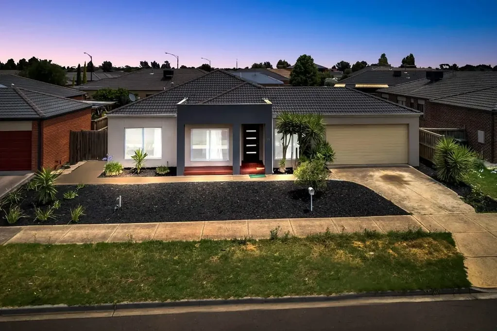 Luxury Living with Dual Kitchen & 3 Living Areas, Opposite & Walking Distance to Deer Park Train Station!!!