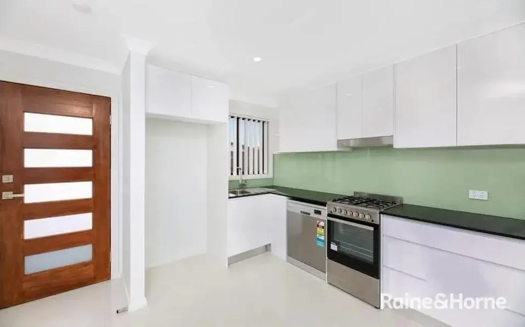 Modern 2-Bedroom Flat in Minto