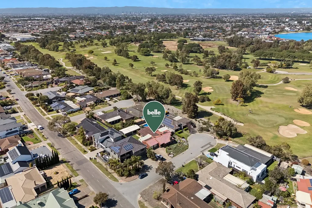 West Lakes 4ਬੈੱਡਰੂਮ Rare Landholding with Exceptional Development Potential