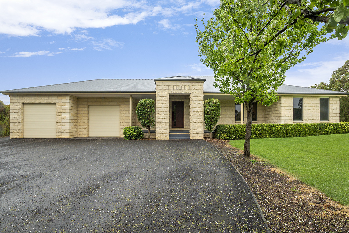 845 WARRNAMBOOL-CARAMUT RD, MAILORS FLAT VIC 3275, 0 habitaciones, 0 baños, House