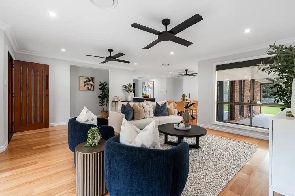 Wynnum West 4कमरा Family Harmony, Contemporary Style and Side Access