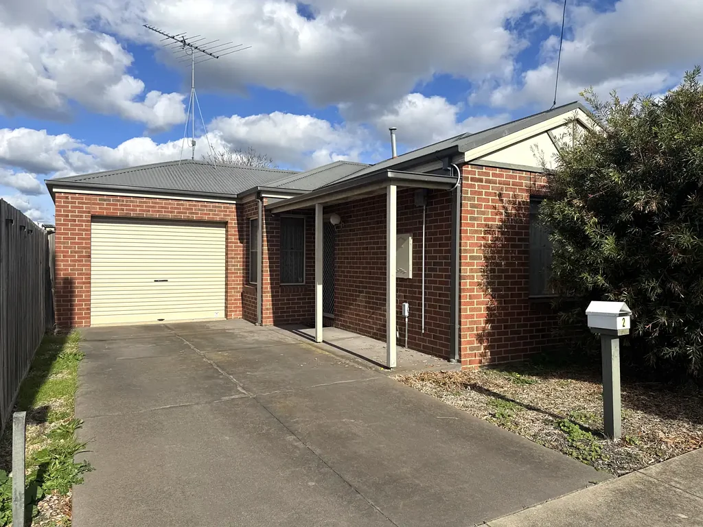 NEAT AND TIDY TWO BEDROOM TOWNHOUSE
