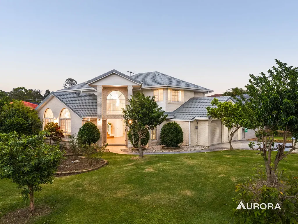 Calamvale 4ਬੈੱਡਰੂਮ Contemporary Elegance Meets Family Functionality