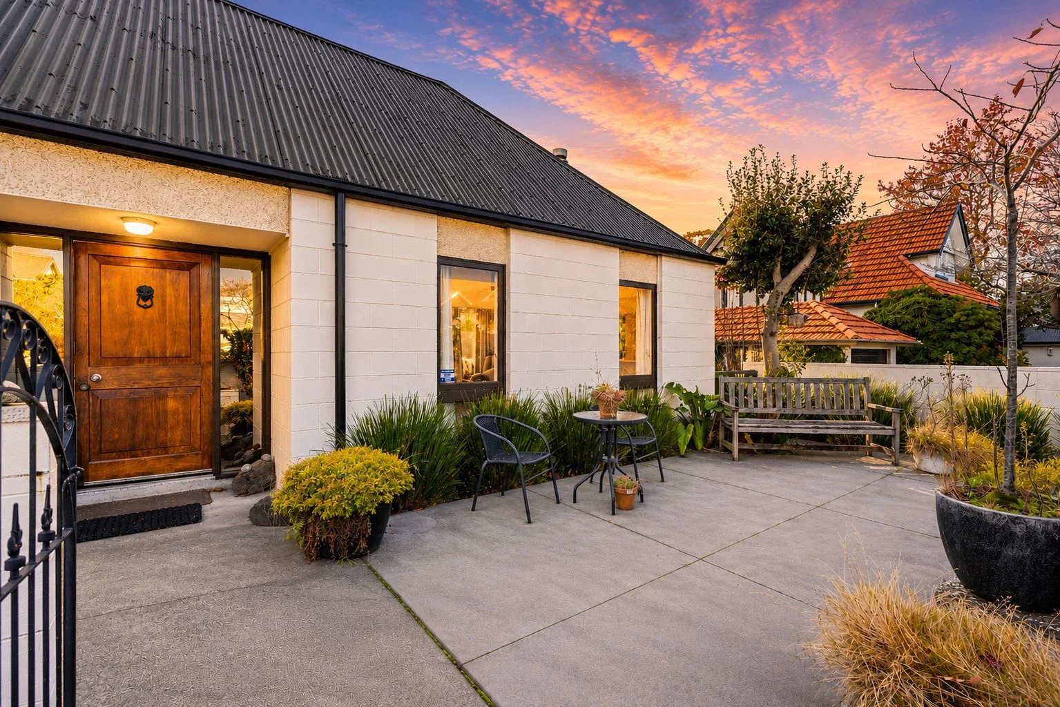 Saint Albans 2 Slaapkamer Location and opportunity to Add-Value