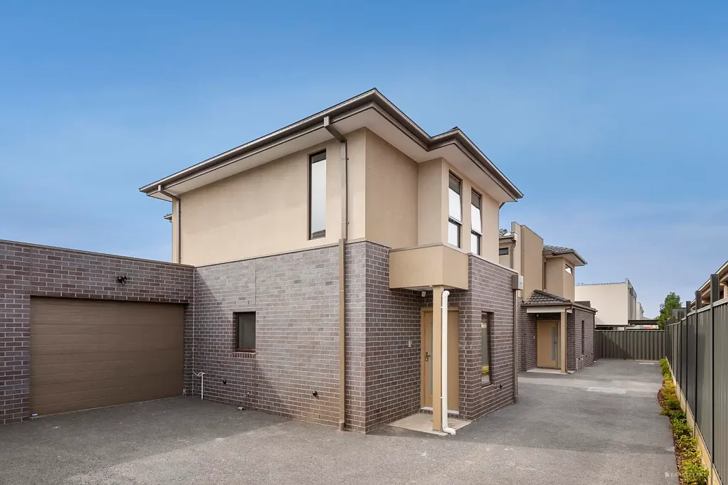Pascoe Vale 3 Bedroom Contemporary Living with Style and Convenience