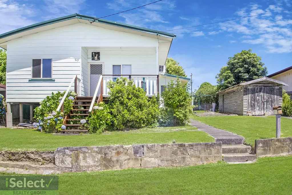 CHARMING THREE BEDROOM COTTAGE