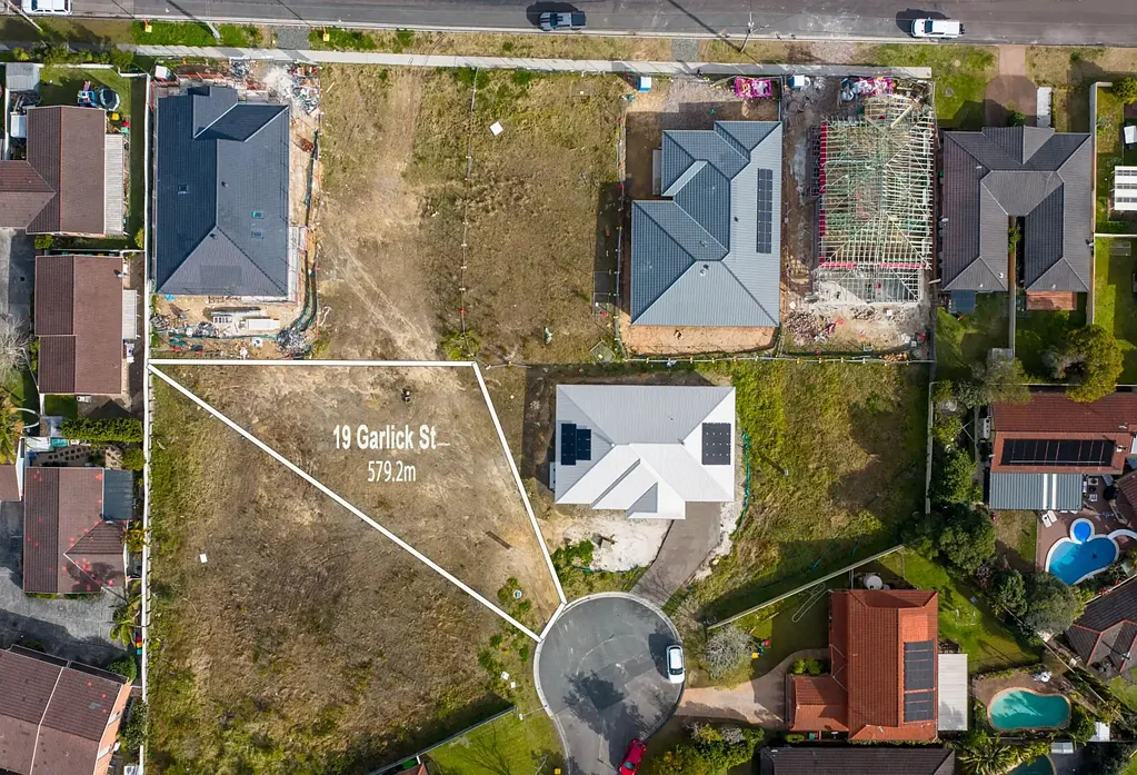 Kariong AUCTION - The Very Last Block!