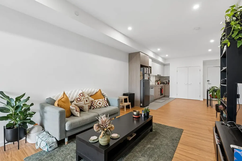 Cannington 2部屋 Modern 2 Bed Apartment with Expansive Courtyard