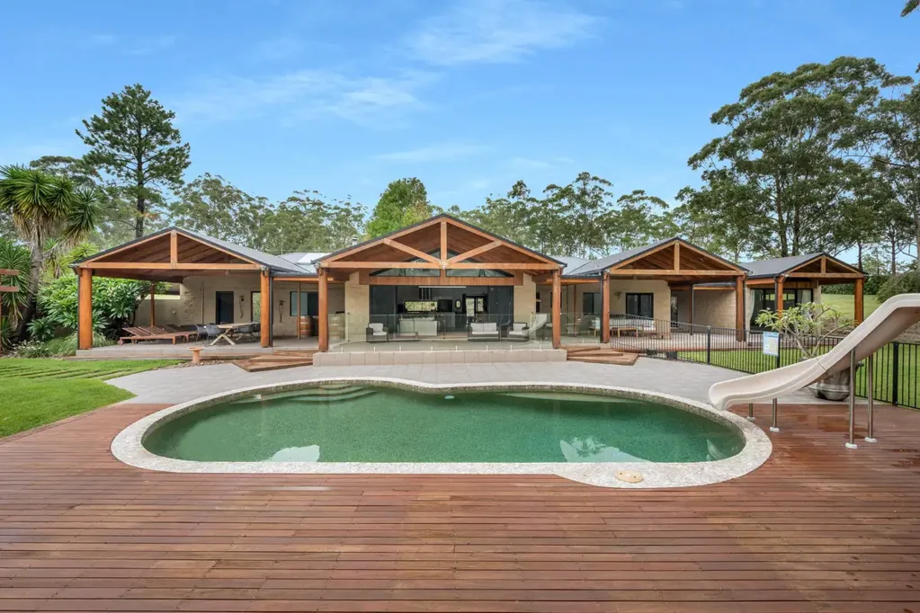 Falls Creek  Hinterland Hideaway on Jervis Bay's Doorstep