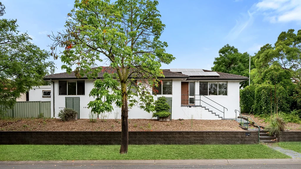 6 Lillyvicks Crescent, Ambarvale, NSW 2560