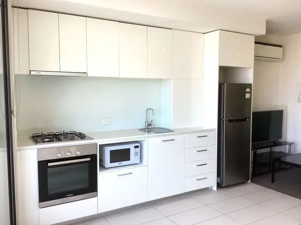 FURNISHED 1 BEDROOM