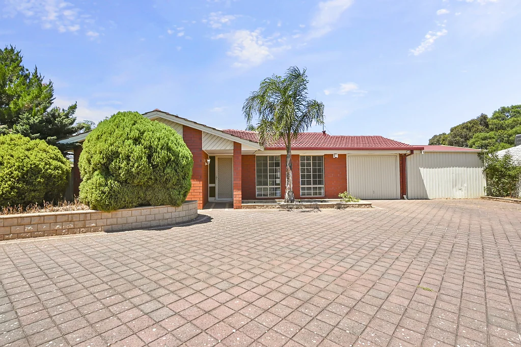 27 Jedna Close, Craigmore, SA 5114