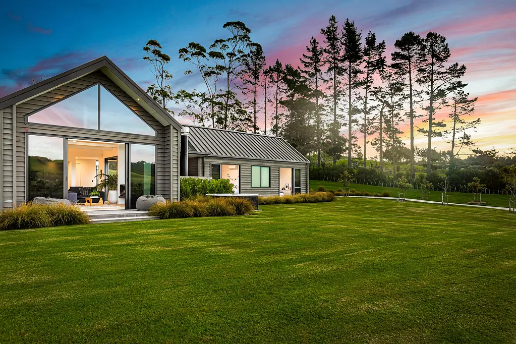 Wainui 5ਬੈੱਡਰੂਮ Luxurious Wainui Retreat + Legal Home & Income
