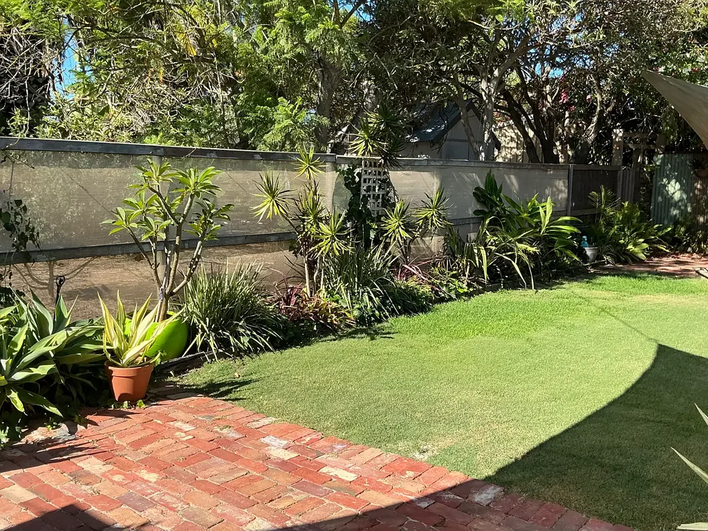 Address Withheld, Broadwater, WA 6280