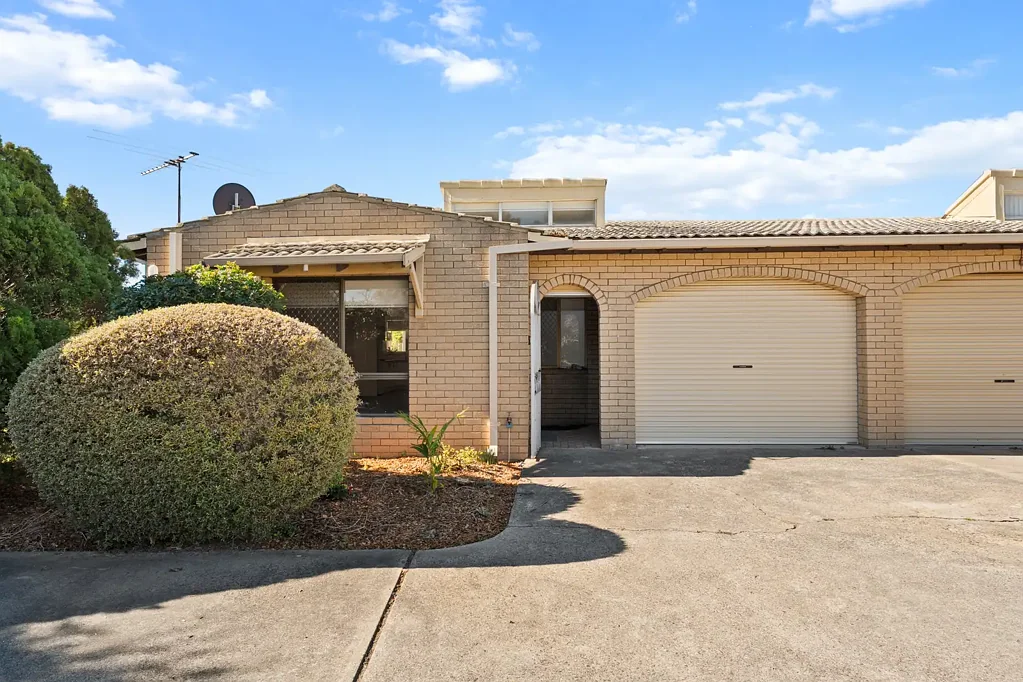 Rockingham 2房  Central & Newly Renovated - Move In and Enjoy - Over 55s