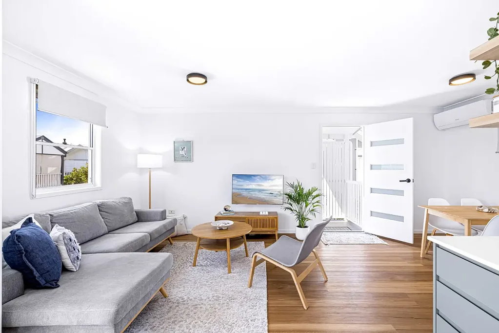 Light & Bright 1-Bedroom Unit – Just Minutes from the Beach!