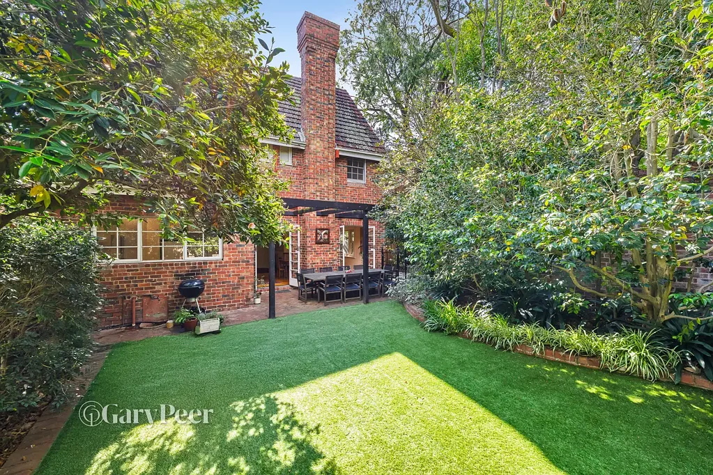 10 Chaddesley Avenue, St Kilda East, VIC 3183