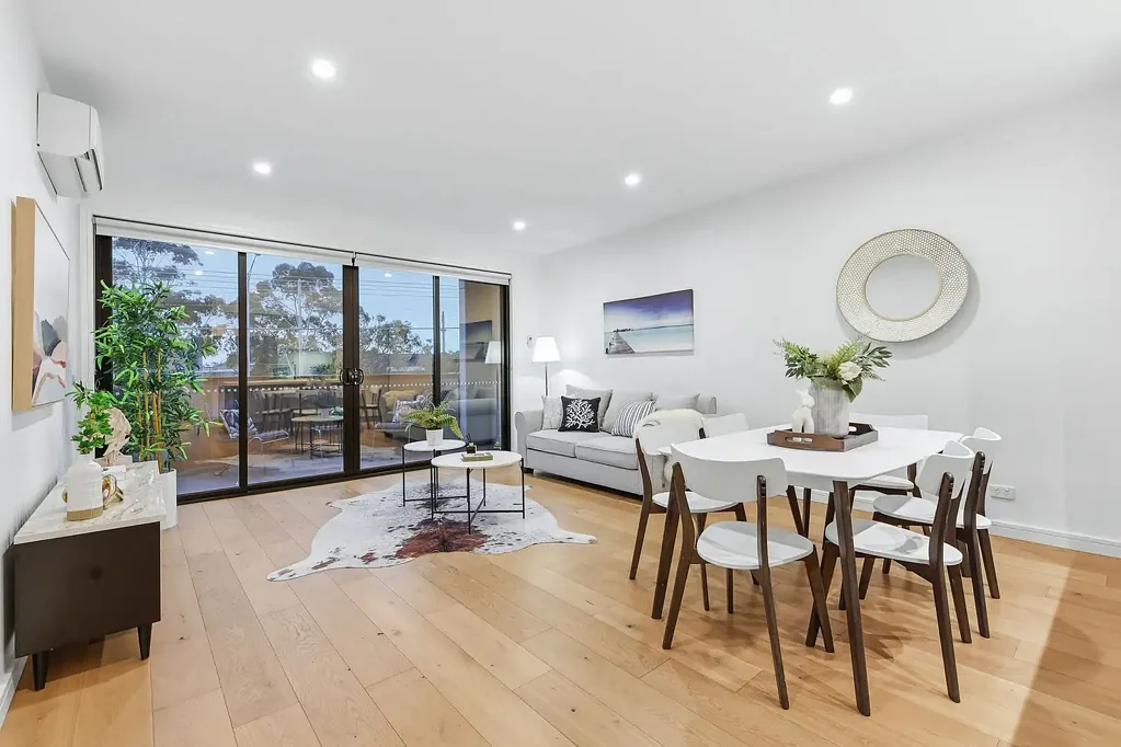 Keysborough 2房 Keysborough黄金地段 联排别墅 现代装修 SMEG电器 开放式空间 邻近名校 购物中心 交通便利 Modern, Stylish & Exceptionally Located