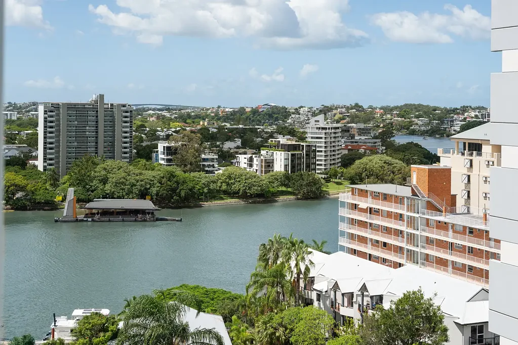 Kangaroo Point 1 Bedroom Set-and-Forget Investment in the Heart of Kangaroo Point