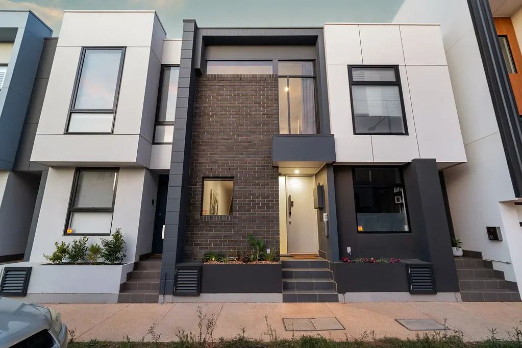 Tonsley 3कमरा Modern Comfort Meets Lifestyle Convenience in Thriving Tonsley