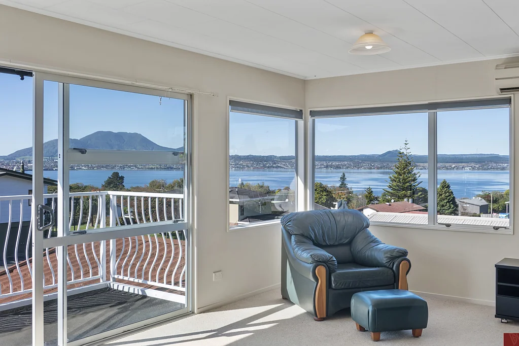 1/7 Reeves Road, Acacia Bay, Taupo, Central North Island