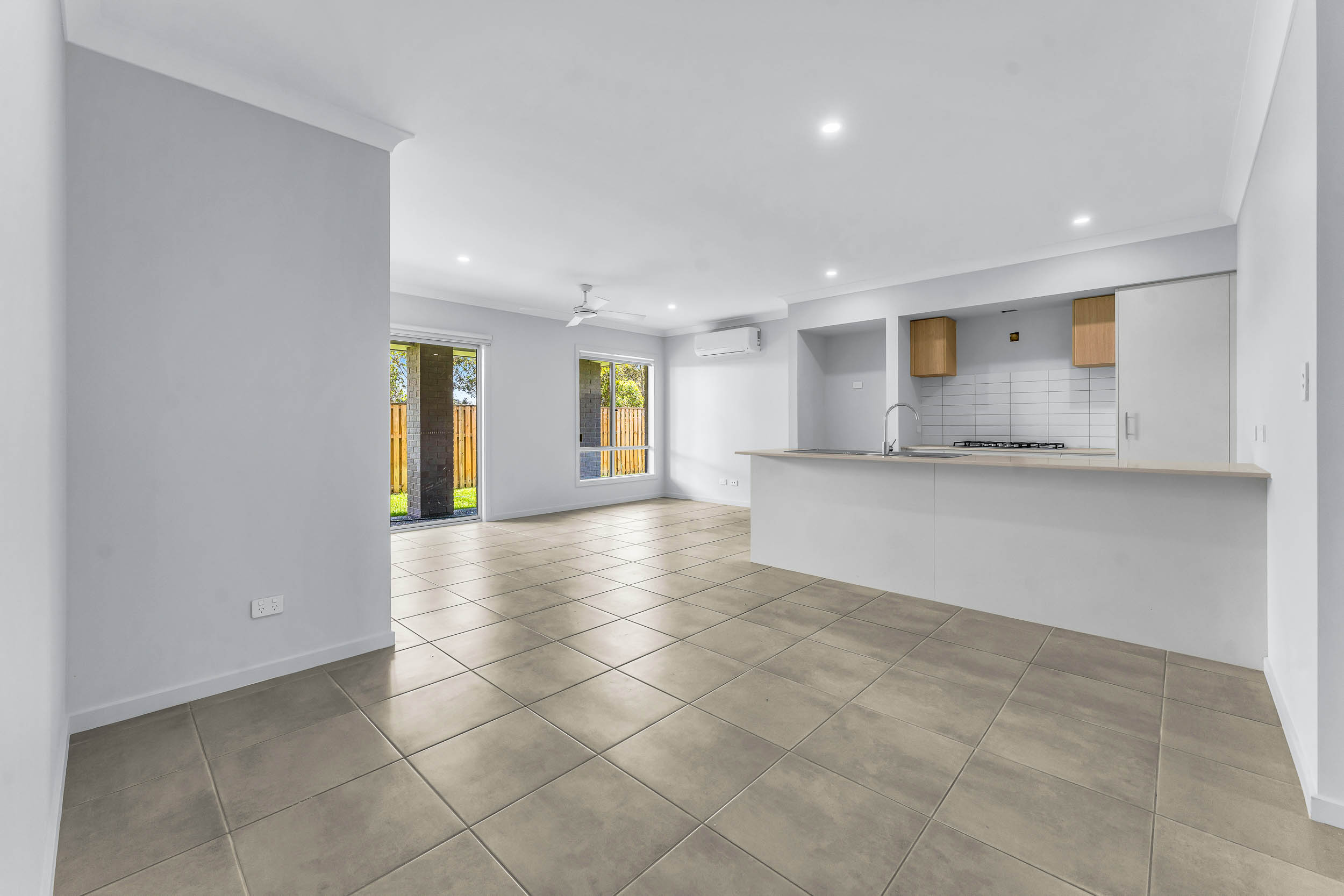 4-8 CONDAMINE DR, LOGAN VILLAGE QLD 4207, 0房, 0浴, House