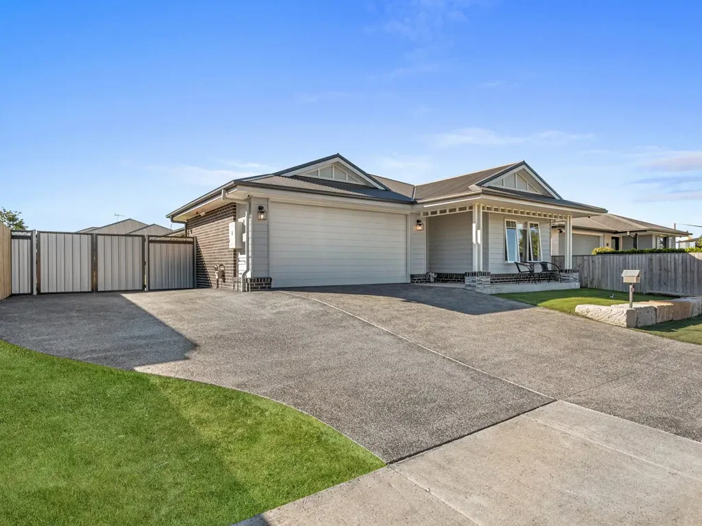 26 Langland Circuit, Walloon, QLD 4306