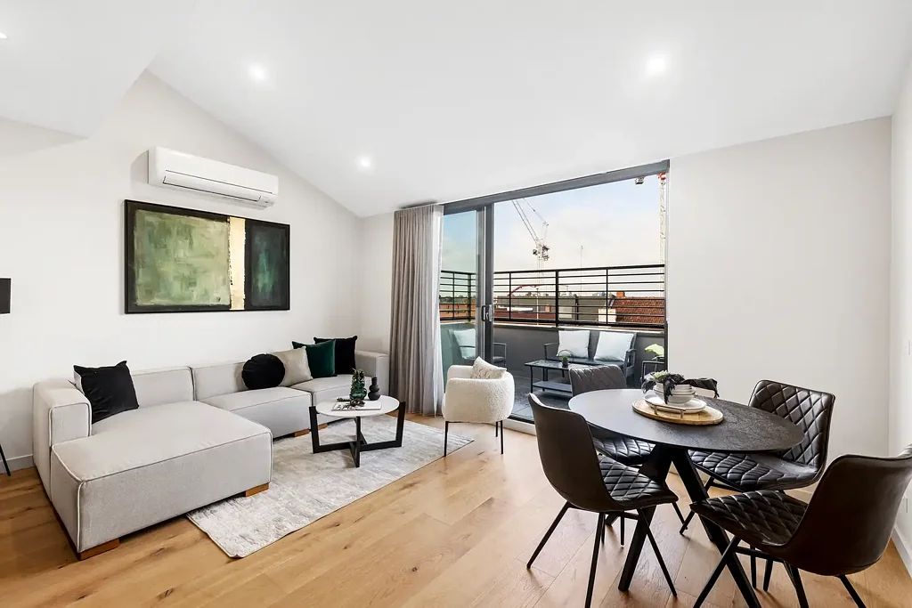 Elevate Your Lifestyle in this Stunning 3-Bedroom, 2-Bathroom Caulfield Apartment