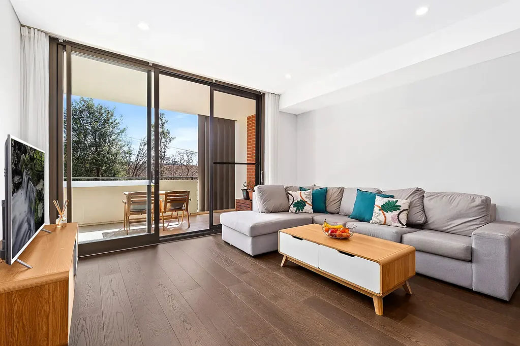 Contemporary Residence In Quite Block