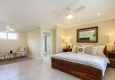 बेडरूम - 18 Chiswick Road, Bardon, QLD 4065