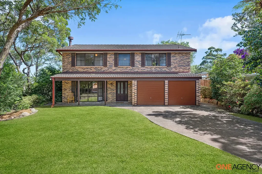 11 Blaxland Drive, Illawong, NSW 2234