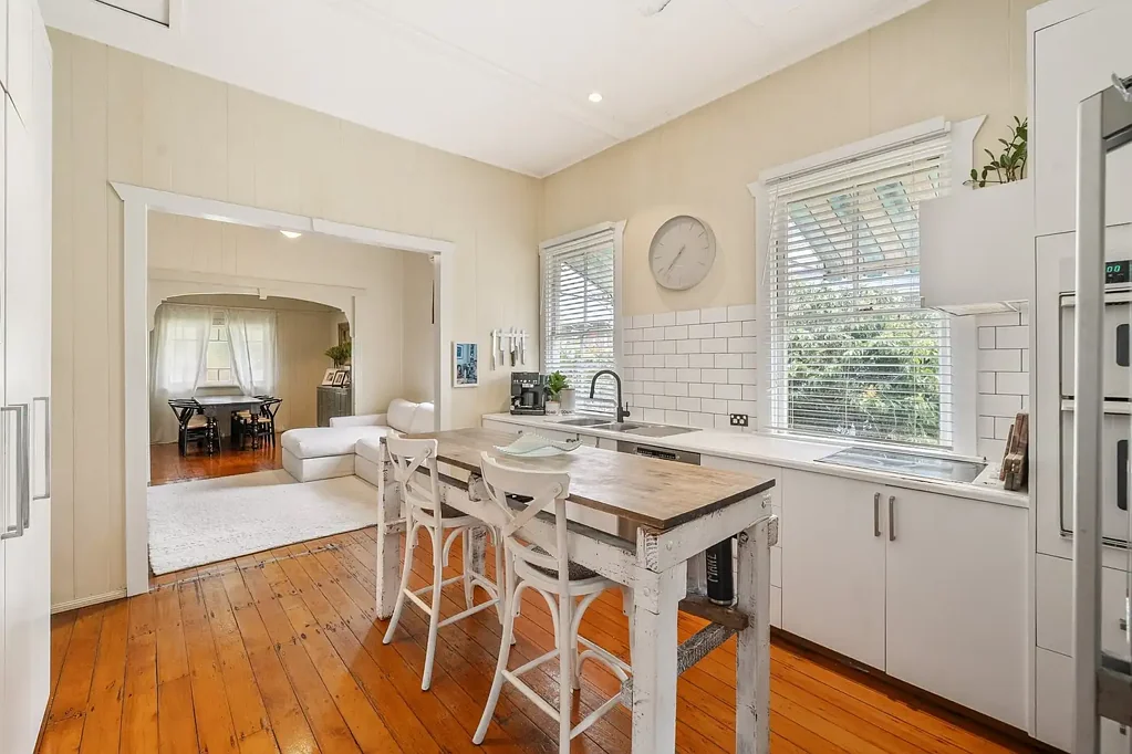 Northgate 2कमरा Character Queenslander with space and exciting potential