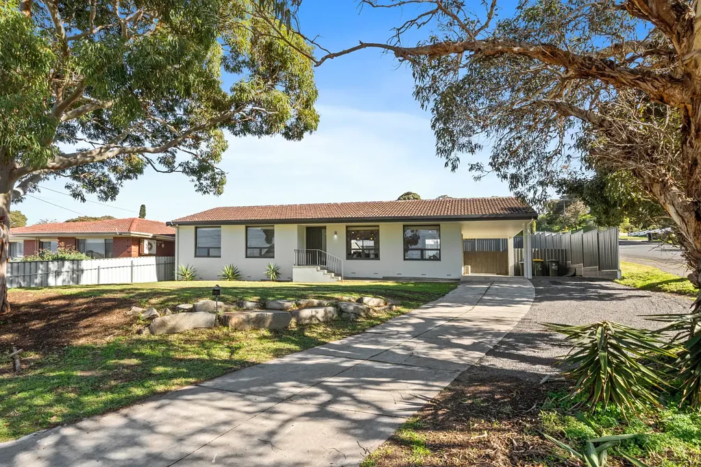 Victor Harbor 3 Bedroom Where Lifestyle Meets Location..