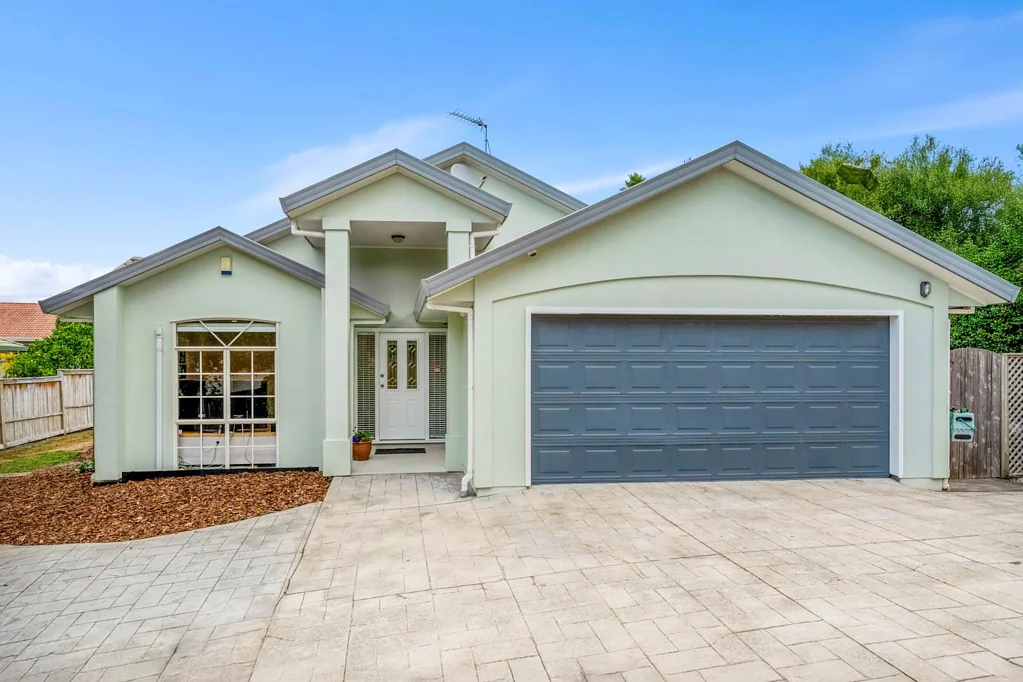 17 Godwin Court, Unsworth Heights, North Shore City, Auckland