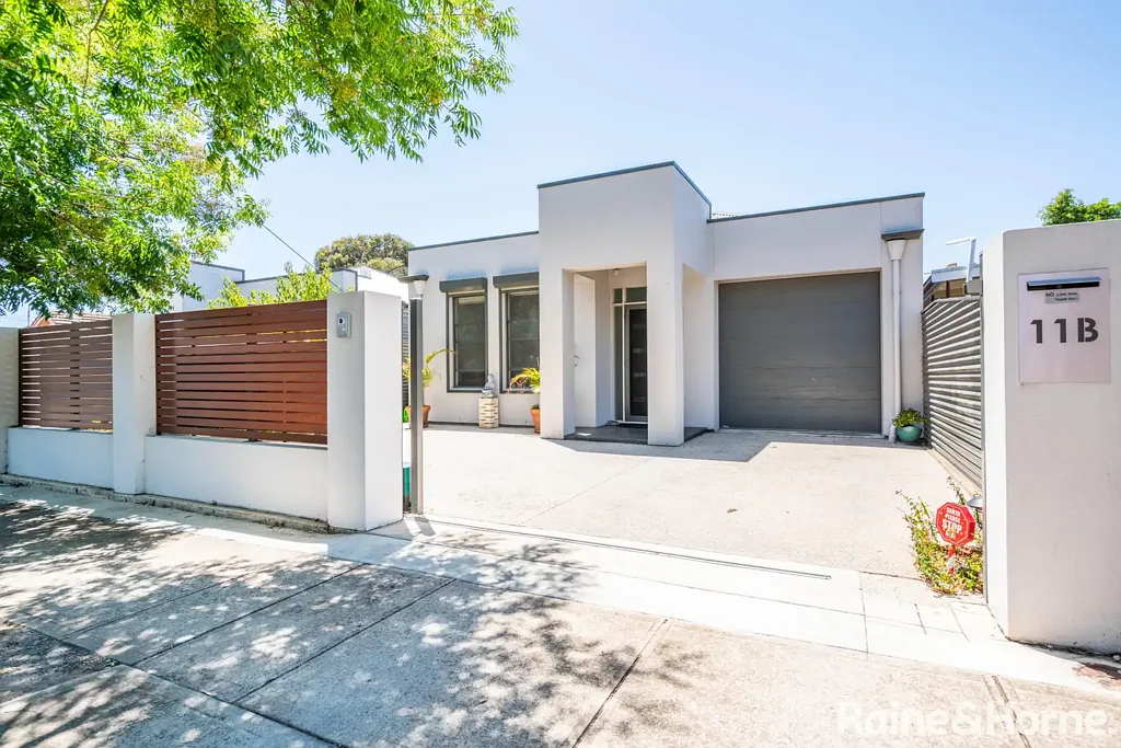 Modern 3 Bedroom Family Residence - Bonus Solar Electricity!