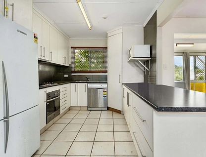10 Wirraway Street, Strathpine, Moreton Bay Region, 3 rūma, 2 rūma horoi, House