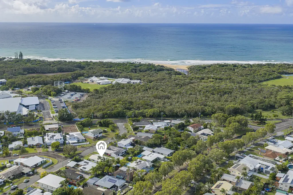 Currimundi 3બેડરૂમ Endless Potential in a Premium Beachside Currimundi Pocket