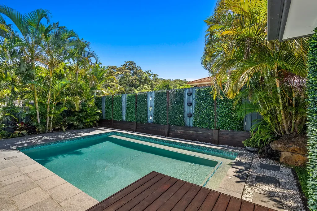6 Leopard Avenue, Elanora, QLD 4221