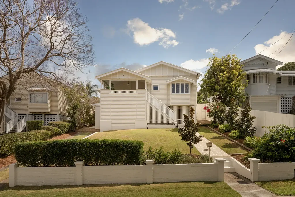 Ashgrove 4 Bedroom Charming Home with Private Level Backyard & Pool