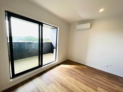 2 Bedrooms 1 bathroom