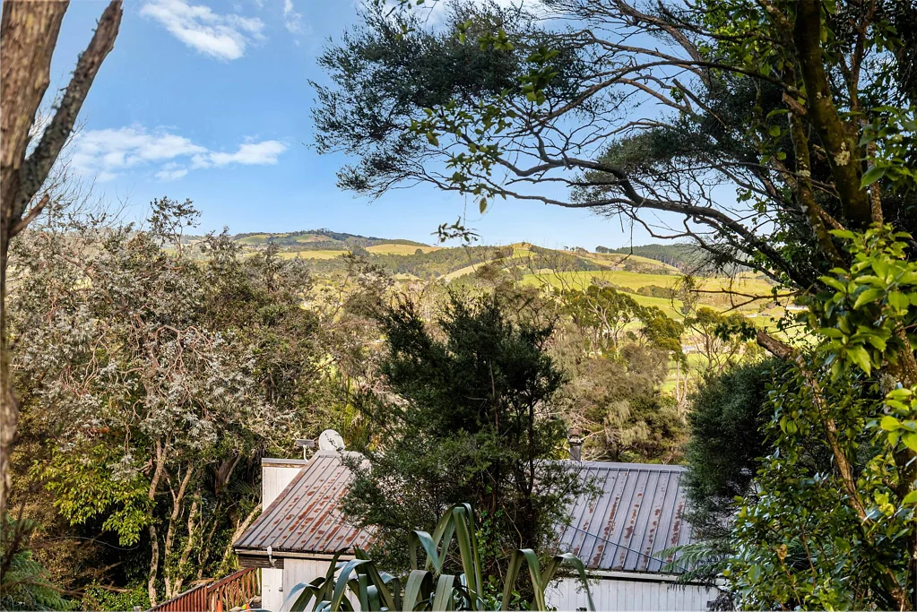 Waimauku 4ห้องนอน Unlock the Potential - Estate sale - must be sold!