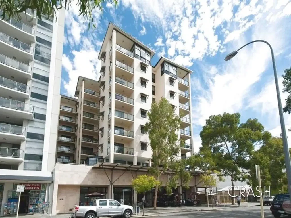 2x1 Apartment in East Perth with Pool.