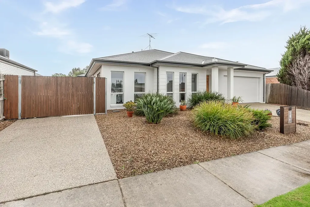 Ocean Grove 4 Slaapkamer Spacious North-Facing Living, Moments From Everything